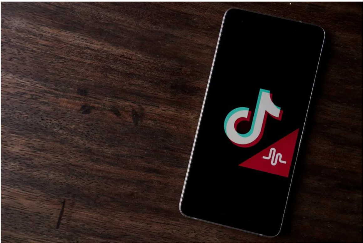 Amerikanske kongressmedlemmer krever at ByteDance avhender TikTok innen 165 dager. I løpet av de første seks ukene av dette året falt iPhone-salget i Kina med 24 % fra år til år.